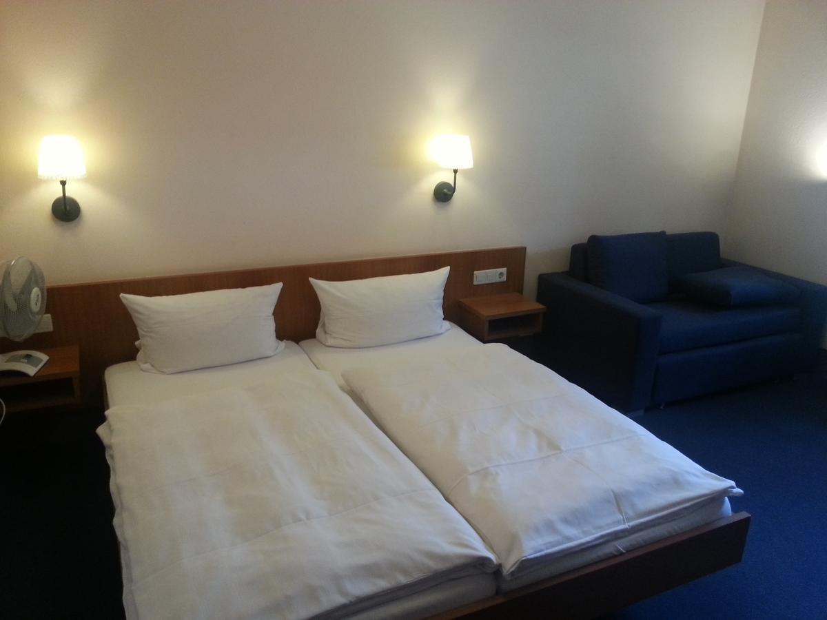 Zip Hotel Lingenfeld Extérieur photo